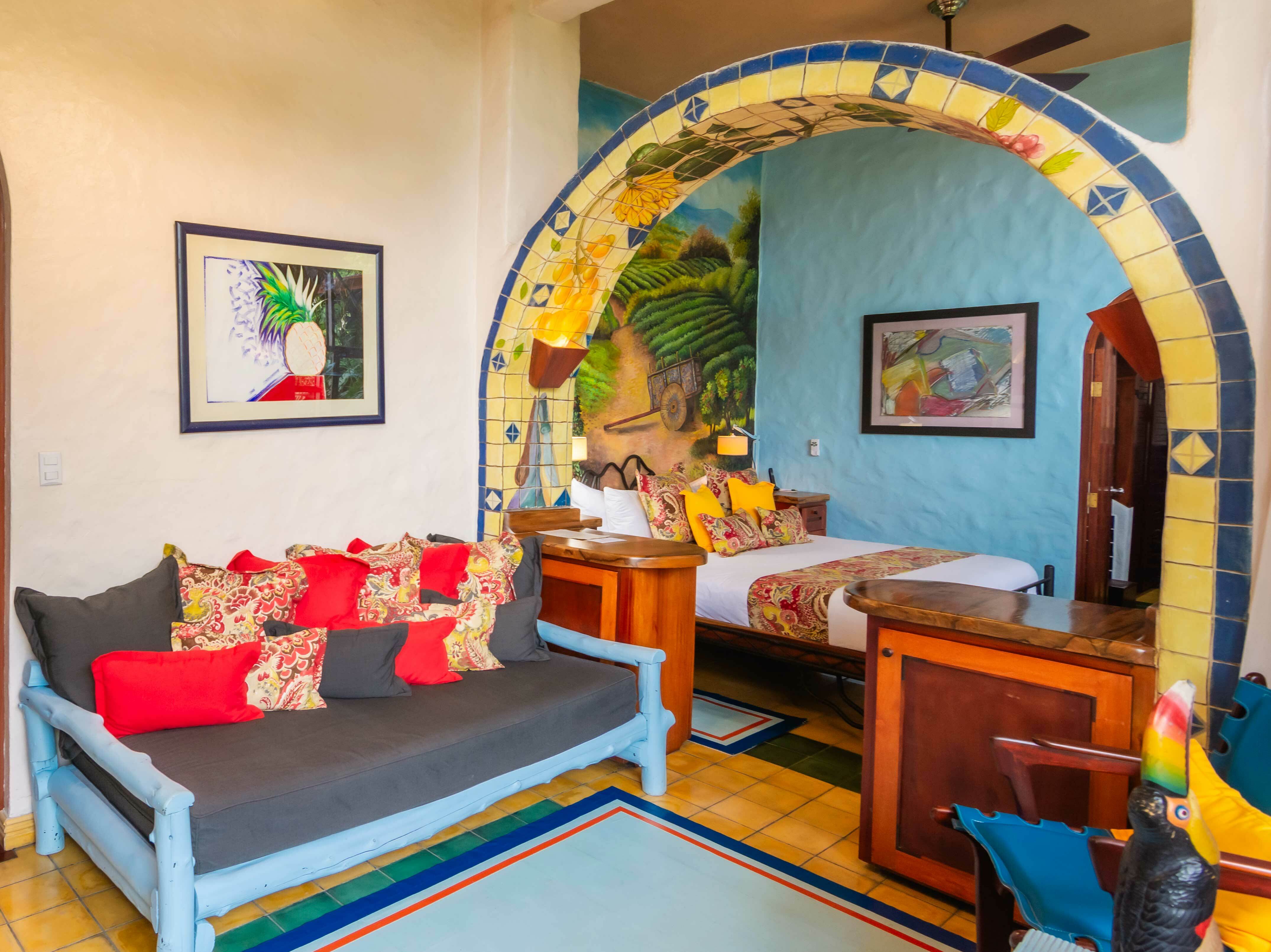 Carreta main room with bed web