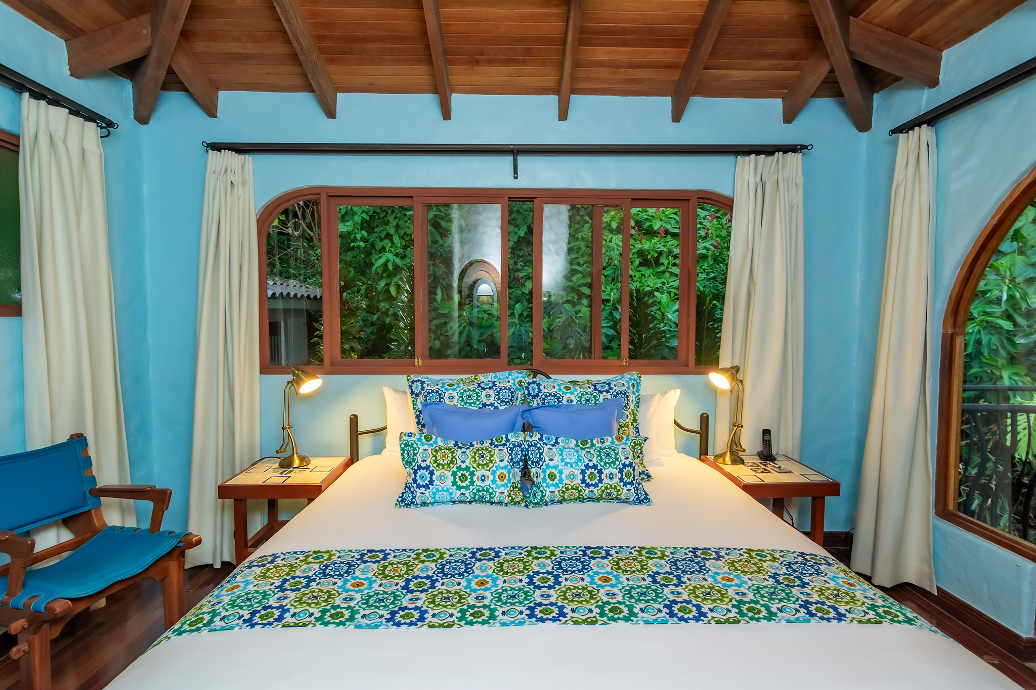 La guaria bed main