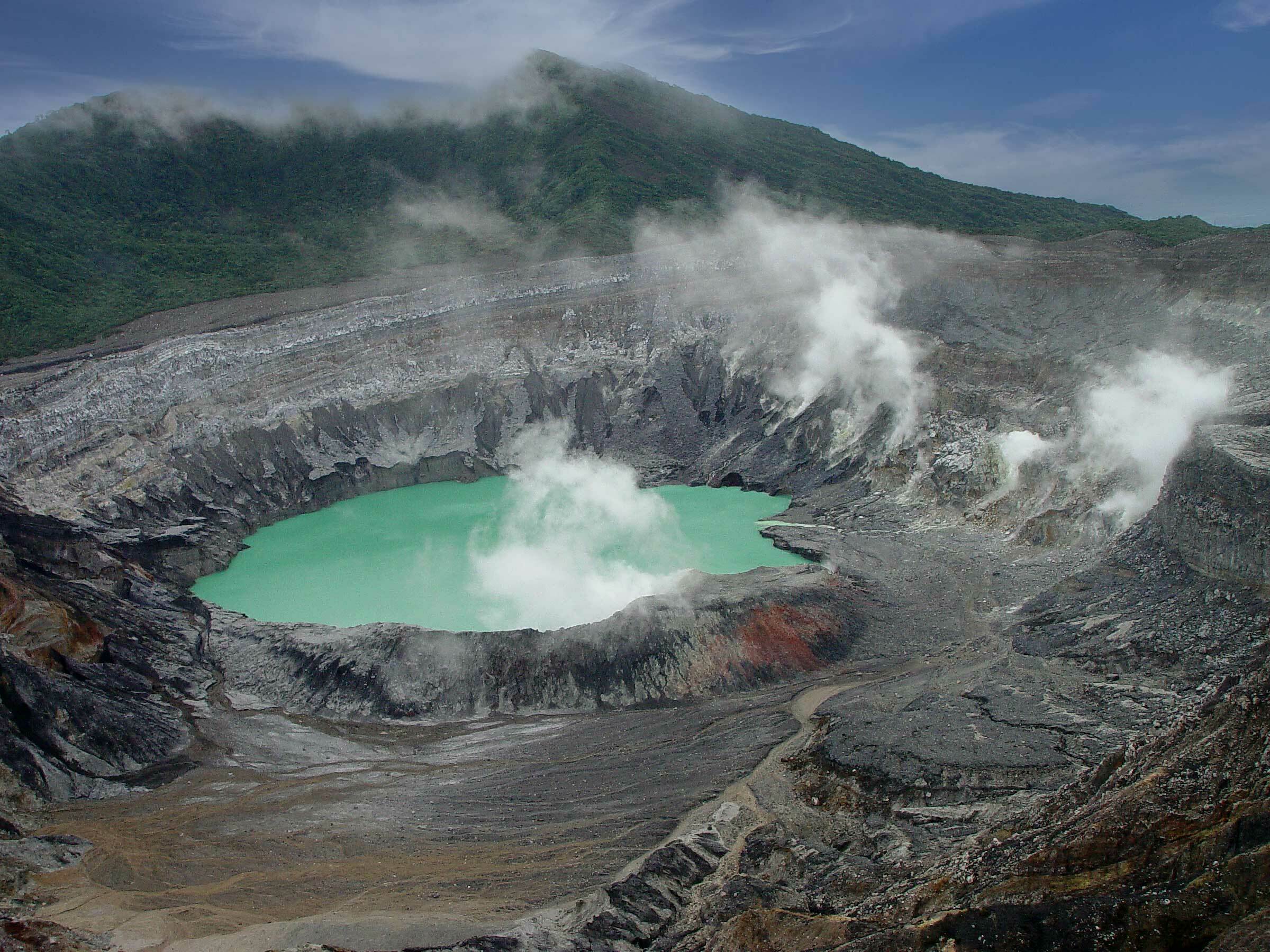 Poas Volcano web